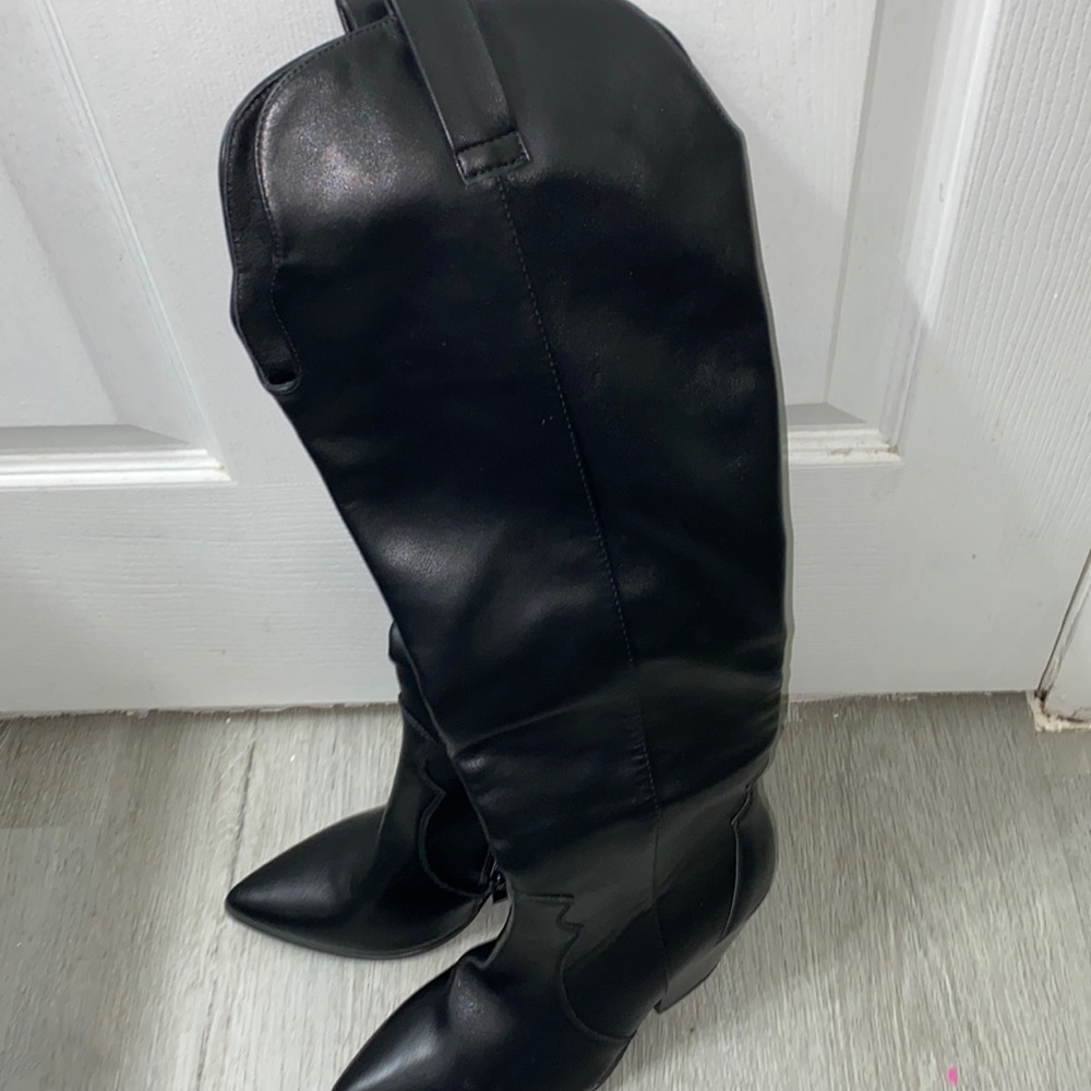 Callie cowboy boots size 8
